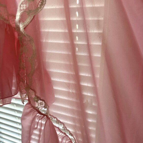 Vanity Fair Pink Ruffle Robe Nightgown Peignoir Lace Sheer Barbie USA Vintage - Picture 13 of 15